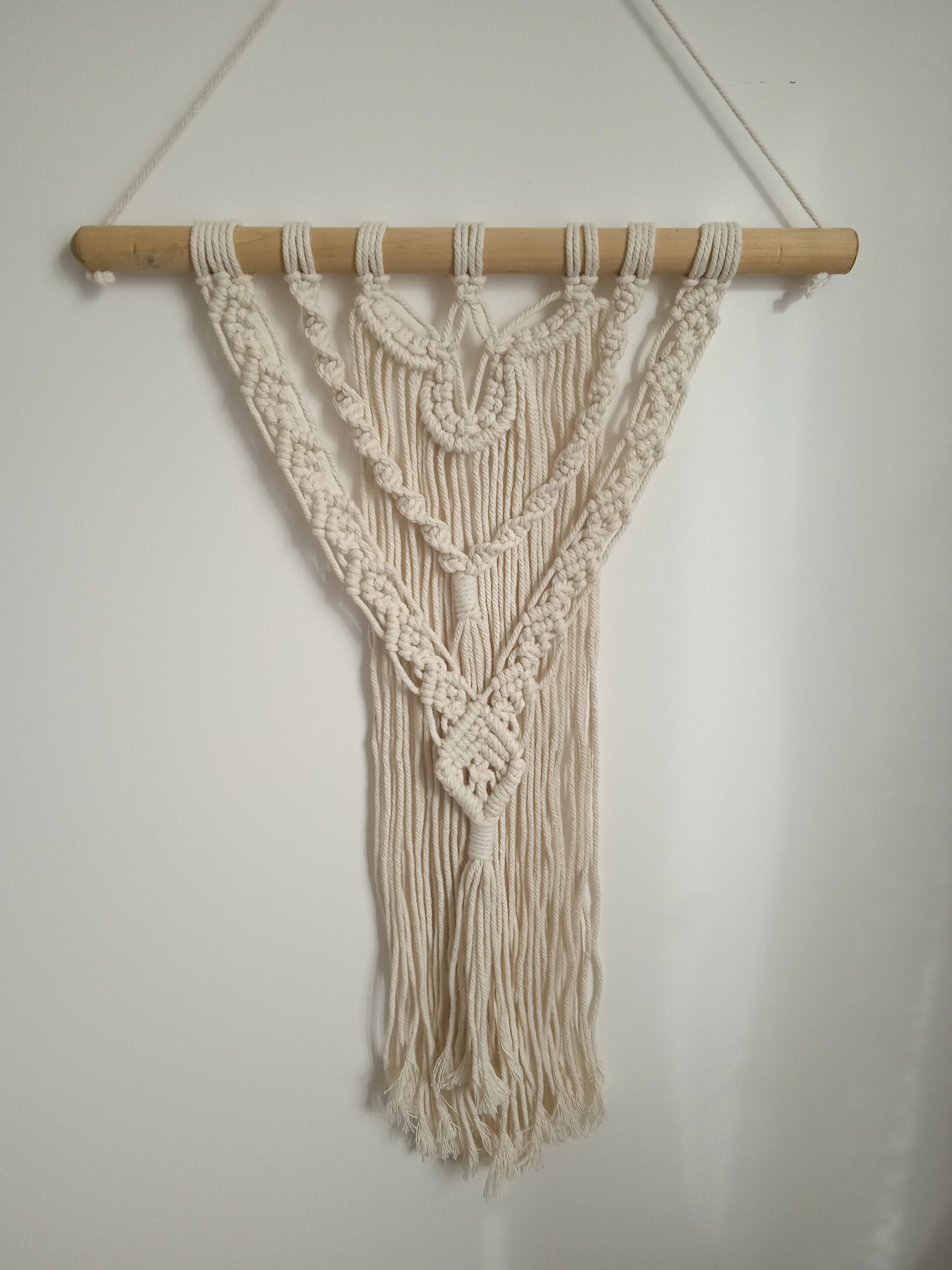 Panneau mural en macramé écru – décoration bohème faite main en coton naturel