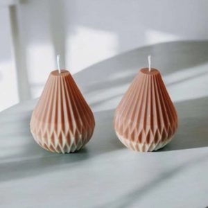 Bougie décorative artisanale Pauline marron, en cire végétale faite main