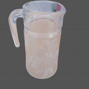 Petit pichet en verre gravé à la main, style vintage