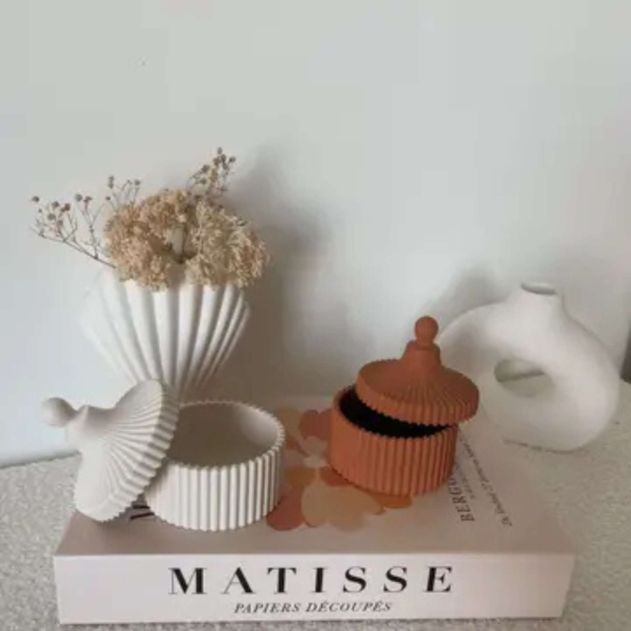 Pot vide-poche Amelia en Jesmonite fait main, couleur neutre