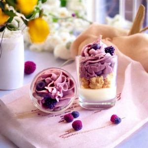 Bougie gourmande mûre et myrtille faite main, cire végétale et parfum fruité