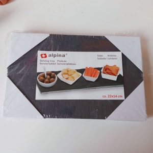 "Lot de 3 plateaux en ardoise naturelle neufs, jamais utilisés, idéal pour une déco raffinée et un service élégant. Accessoire de table durable et éco-responsable."