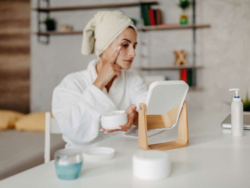 Routine bien-être avec produits au lait d’ânesse