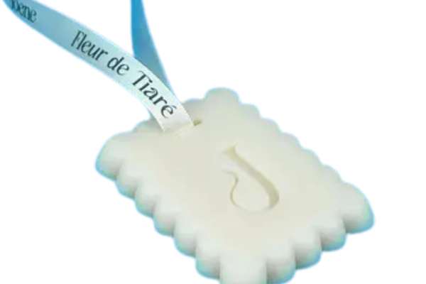 Biscuit parfumé à suspendre Rose en cire d’olive naturelle – fabrication artisanale française