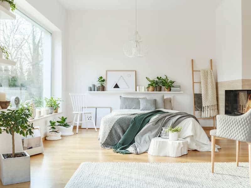 Slow décoration blanche avec matières naturelles pour un intérieur chaleureux en hiver