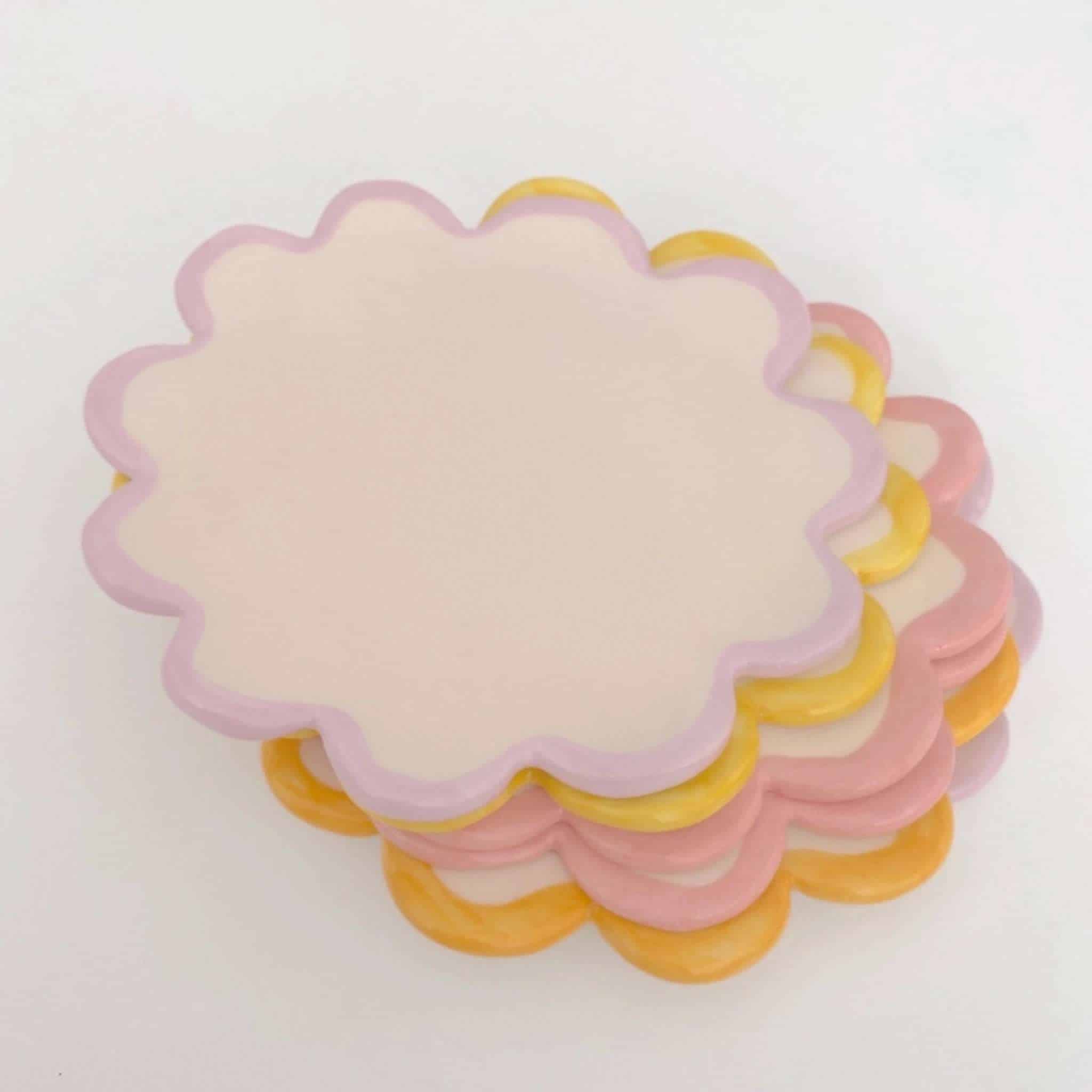 Assiette Fleur – Plat en Céramique Pastel Fait Main