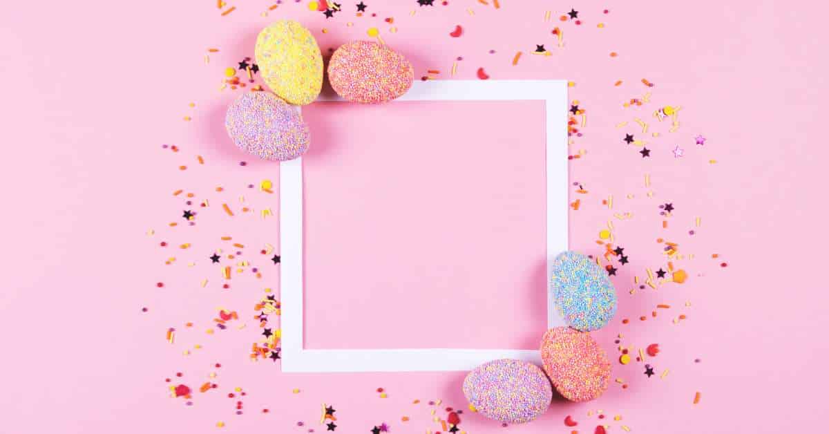 oeufs de Pâques décorés bricolage enfant papier coloré